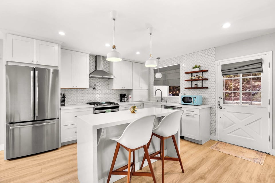 A fresh, inviting kitchen designed for effortless meals and connection.