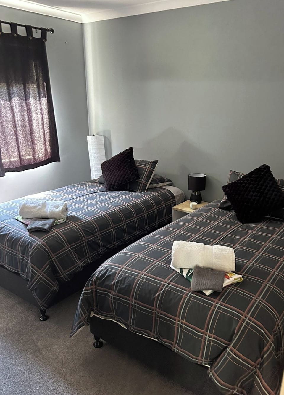 Bedroom with two single beds
