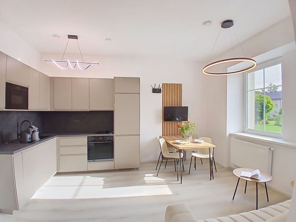 Furniture, Interior Design, Flooring, Wall, Floor, Wood, Light Fixture, Ceiling, Lighting, Room