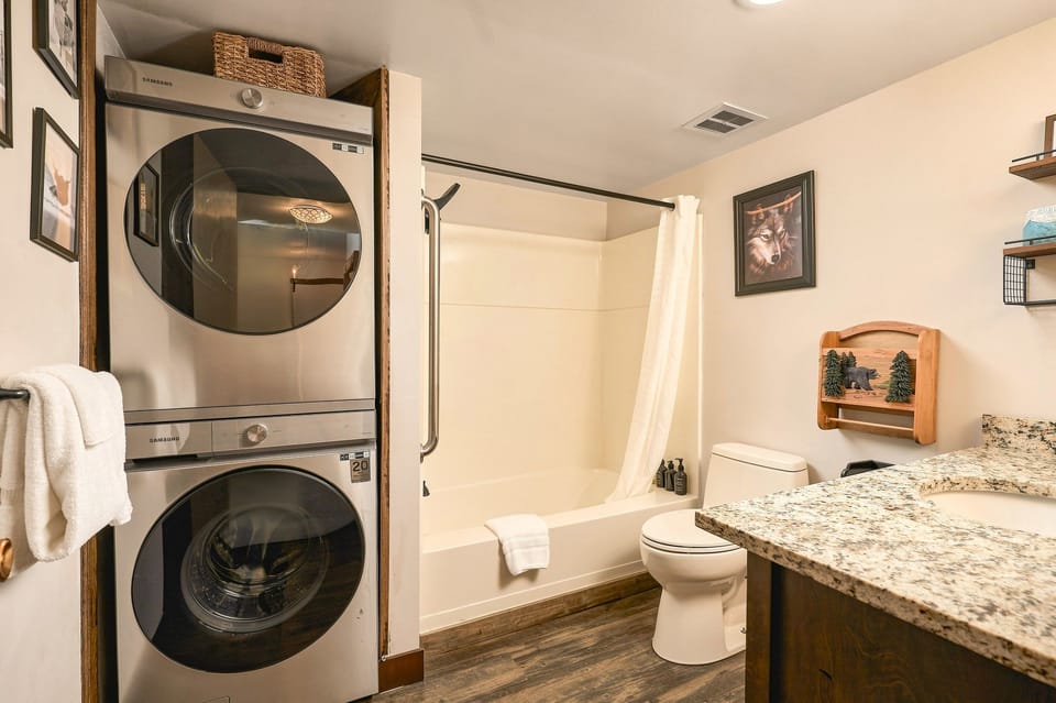 Seven Springs 2 Bedroom Deluxe Condo, Sleeps 5 Apartment in Seven Springs