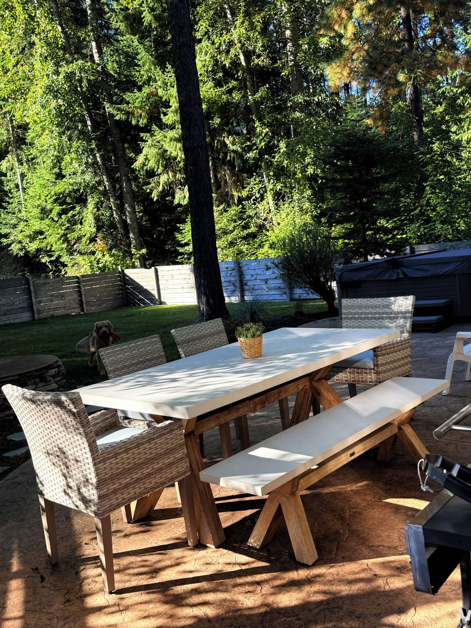Outdoor dining