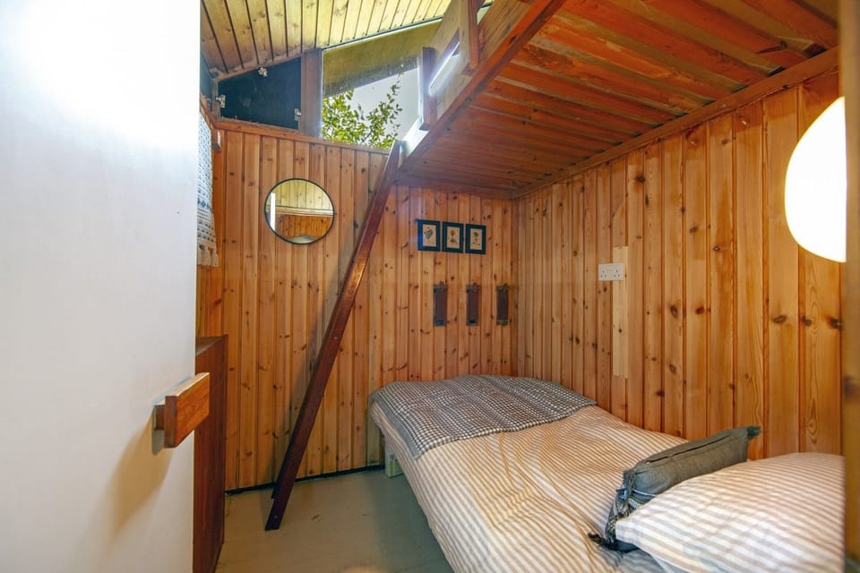 1Z6E4784 Bunk Room small