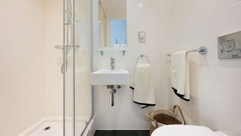 Student Only Rhodaus Court Apartment in Canterbury
