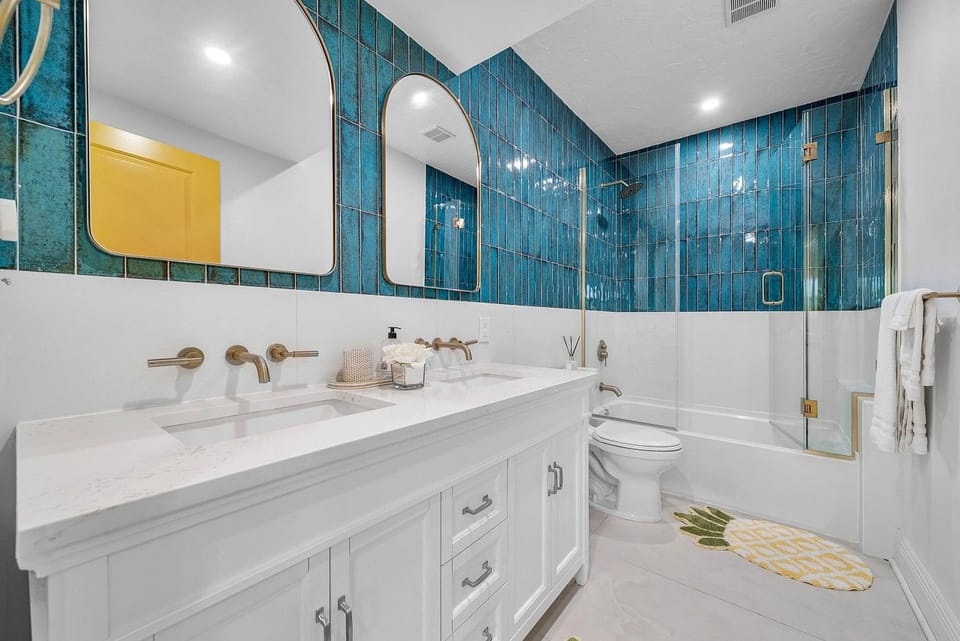 025-525WestwoodRoad-WestPalmBeach-FL-33401-SMALL