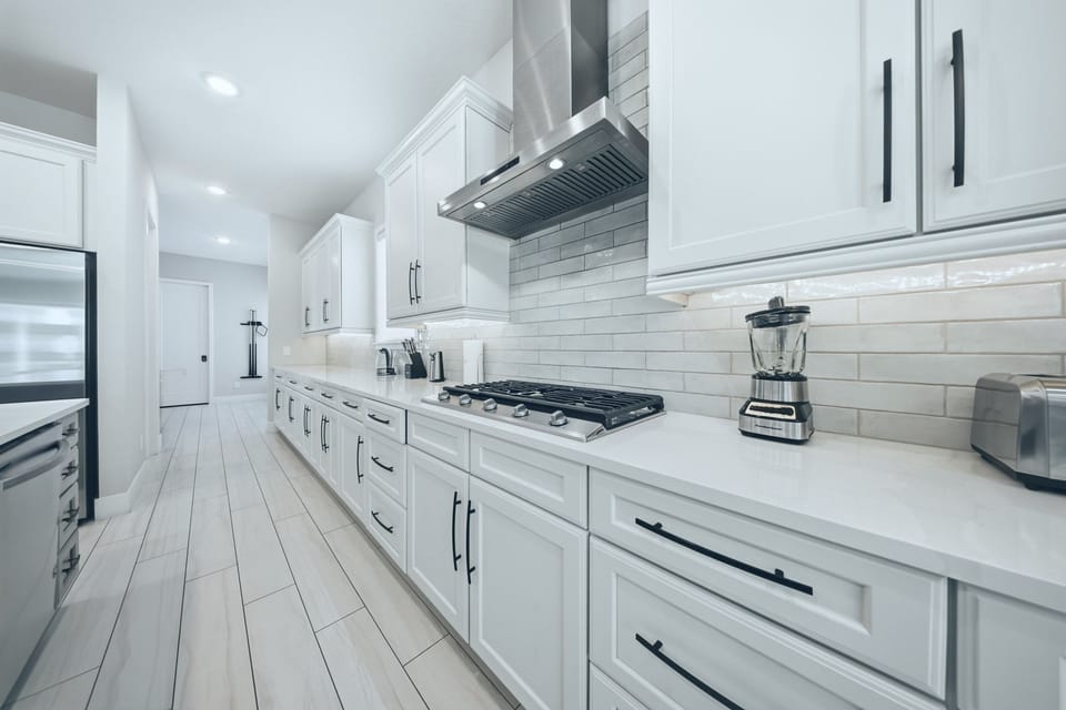 House, Multiple Beds, Pool View (BD018E-The MajesticBear's Den Mansion) | Private kitchen