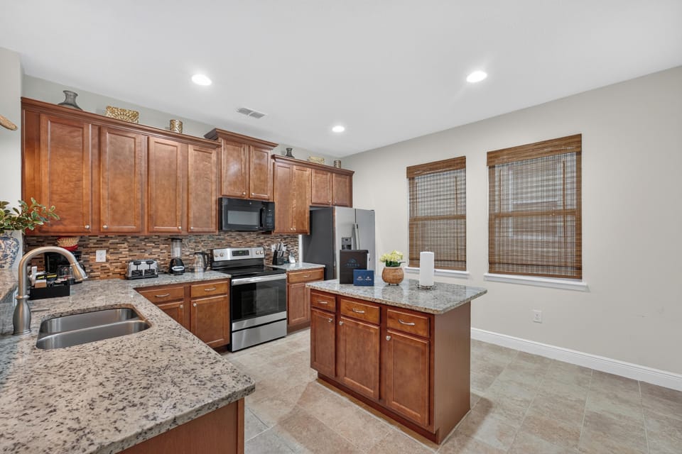 House, Multiple Beds, Pool View (EC496 - The Ocean Breeze Lux Retreat) | Private kitchen