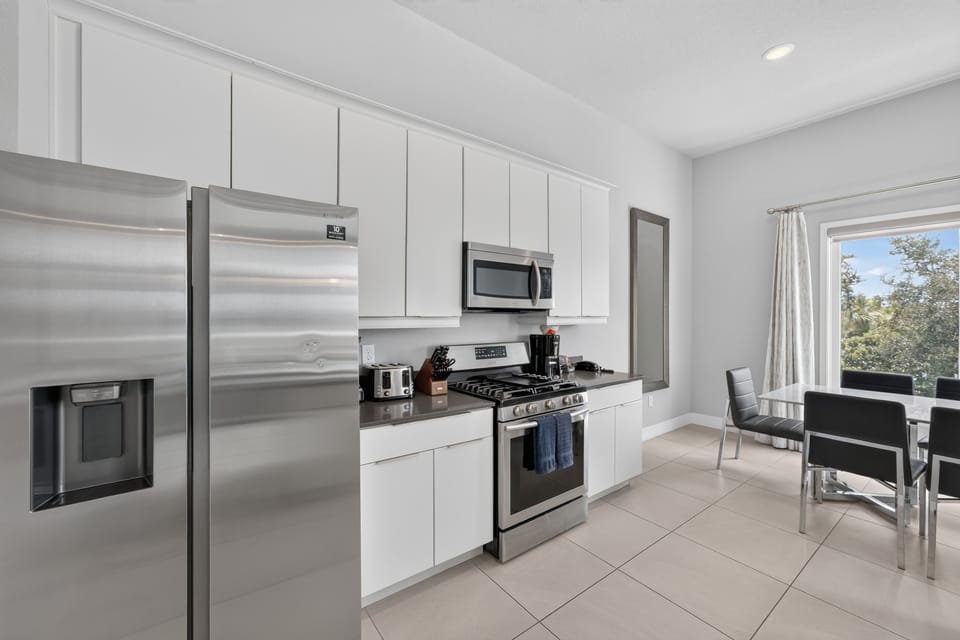 Condo, Multiple Beds (REU121-7770-210-5) | Private kitchen