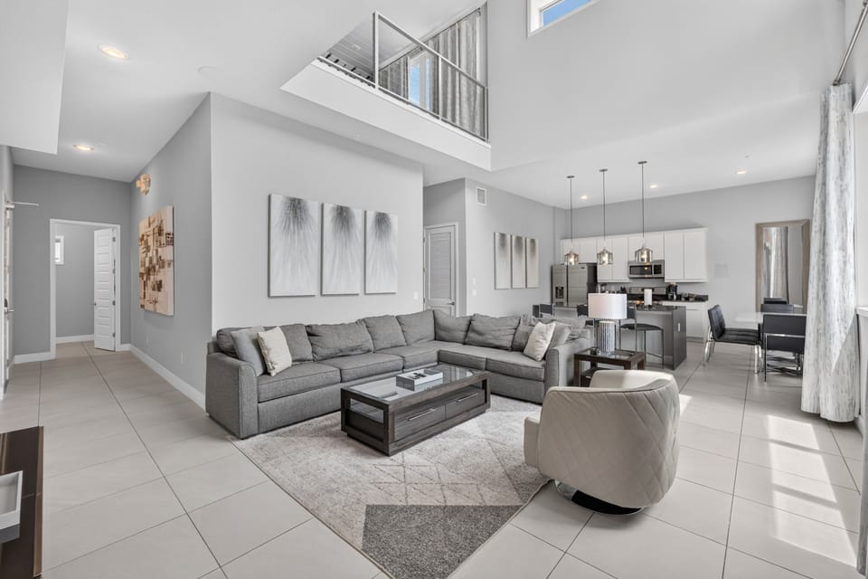 Condo, Multiple Beds (REU121-7770-210-5) | Living area