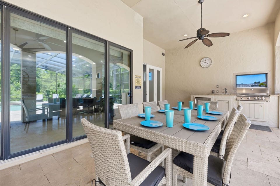 House, Multiple Beds, Pool View (W139 - The Deluxe Domain) | Outdoor dining