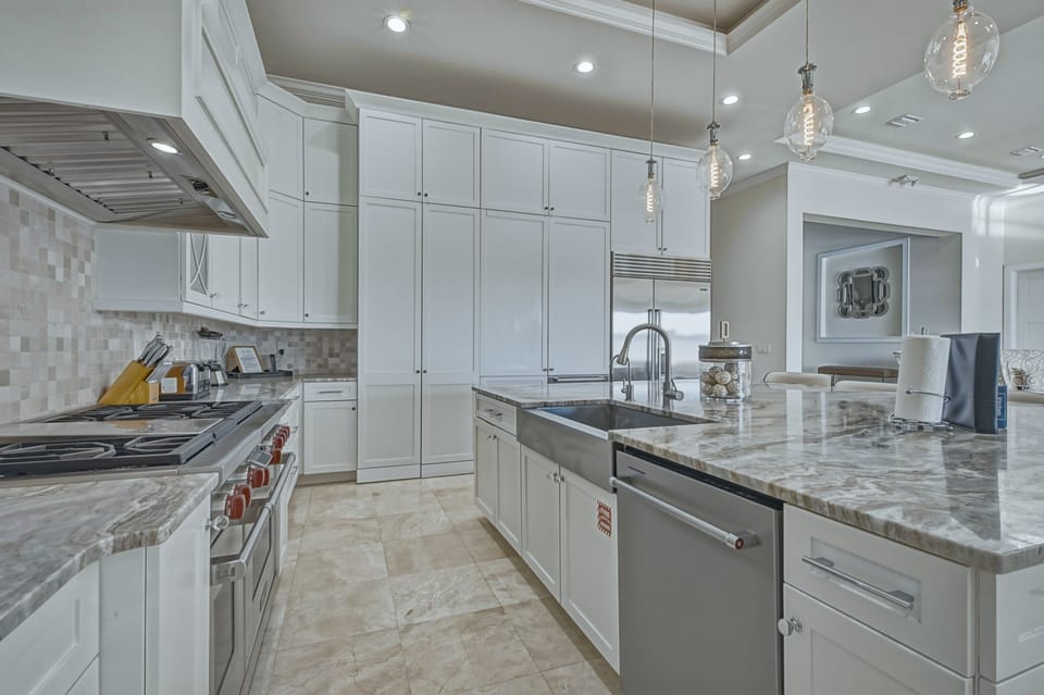House, Multiple Beds, Pool View (W188E - The Sun-Touched Haven) | Private kitchen