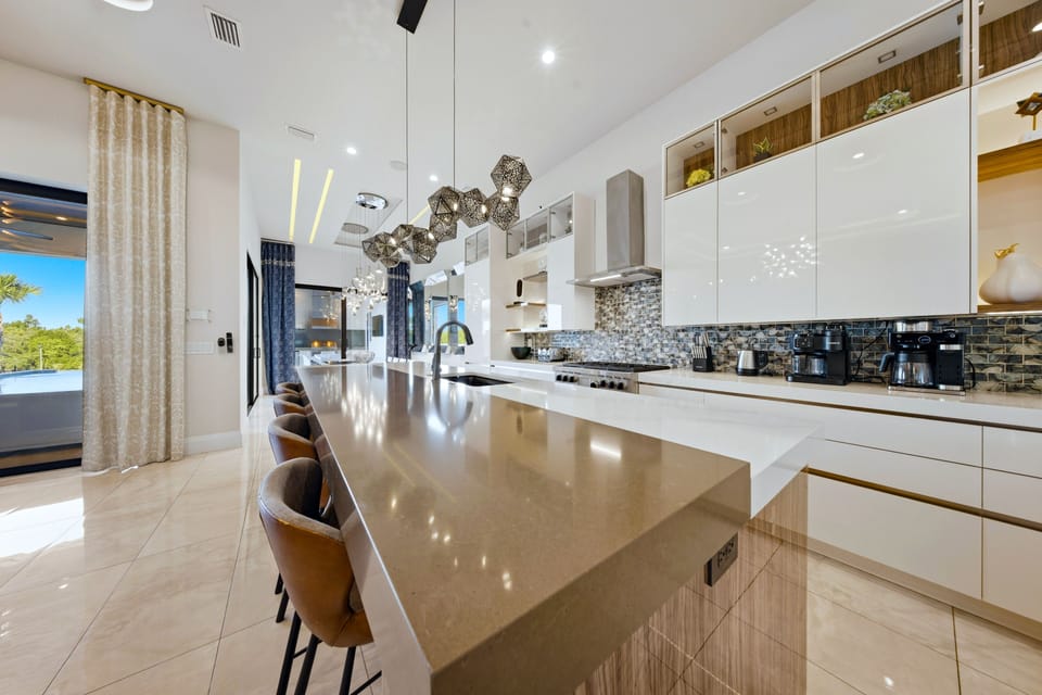 House, Multiple Beds, Pool View (W377E - The Dream Domain) | Private kitchen