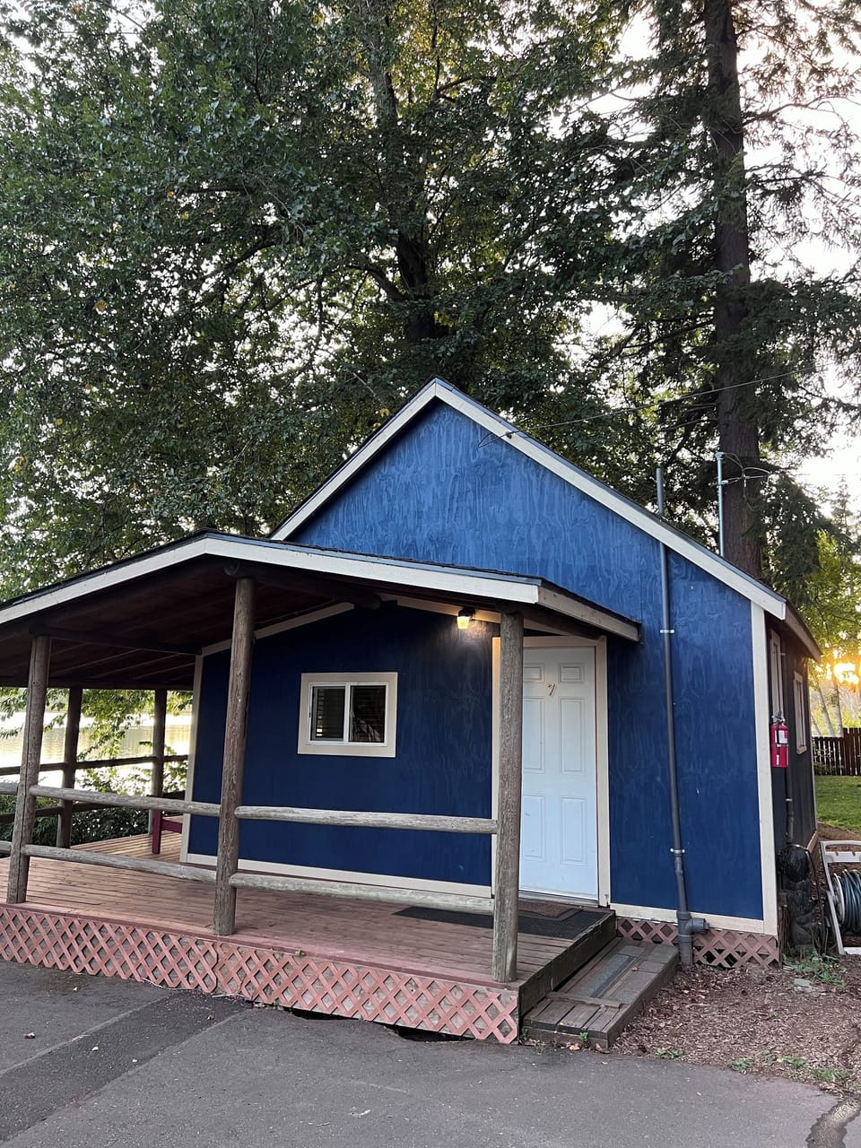 cabin20720outside