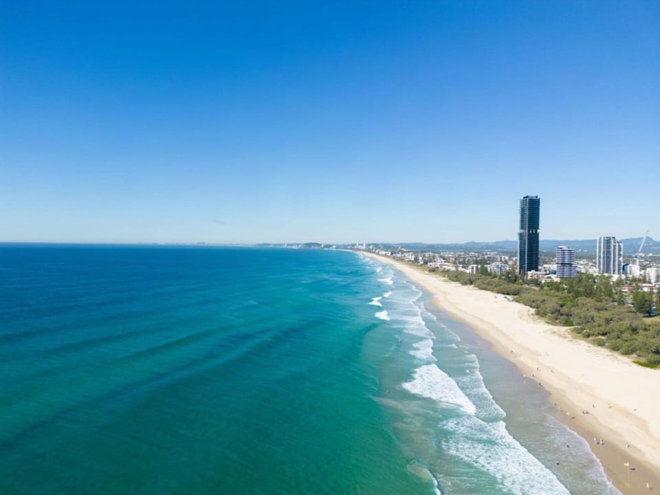 Tranquil Waterfront Retreat Broadbeach Waters Apartment in Gold Coast