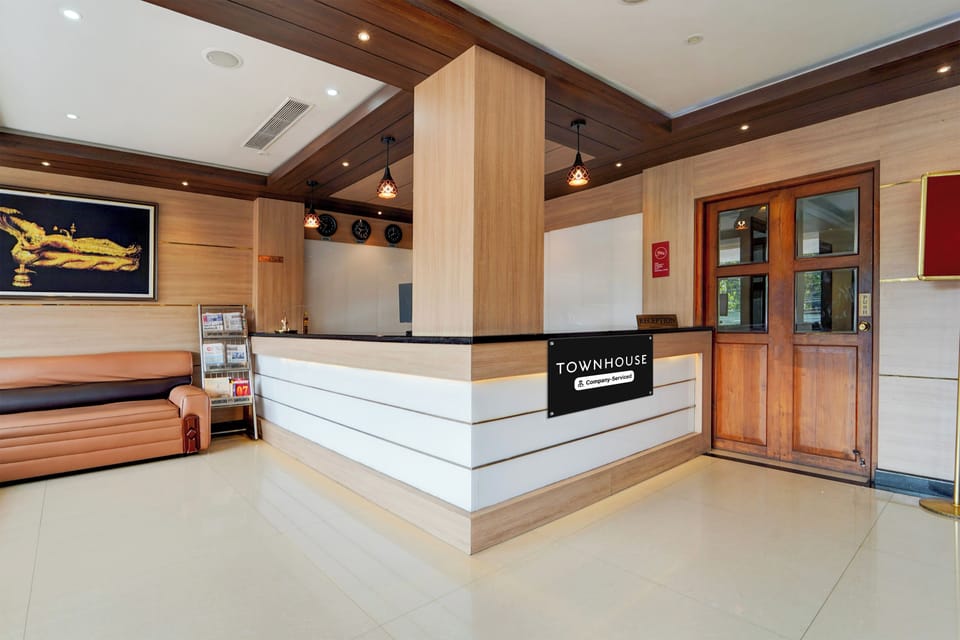 Townhouse MG Road Trivandrum Hotel in Thiruvananthapuram