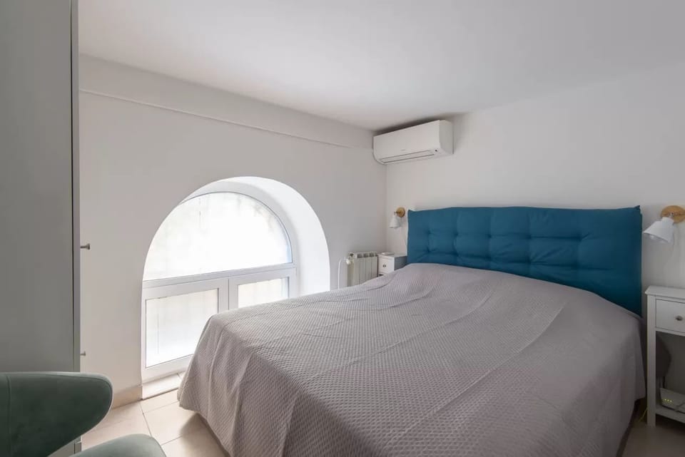Classic Apartment | Iron/ironing board, WiFi (free)
