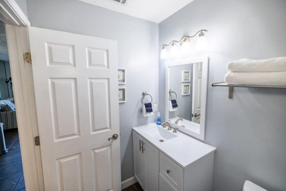 Drift Away Beachfront 2BR w/ Balcony & Pool Apartment in Fernandina Beach