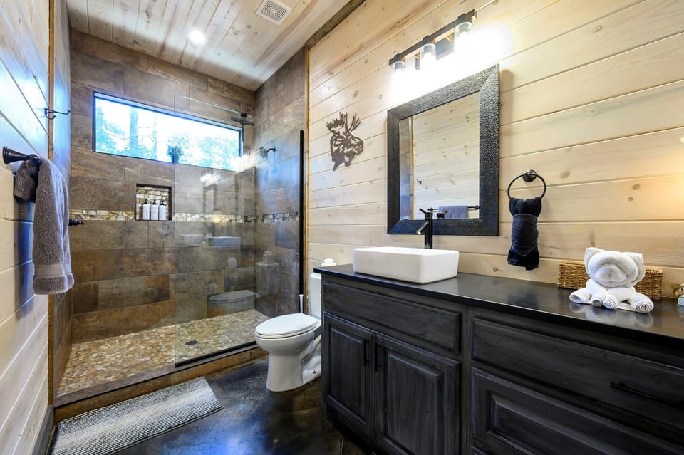 Happy Hours - Hot Tub, Fire Pit, Coziness Cabin in Oklahoma
