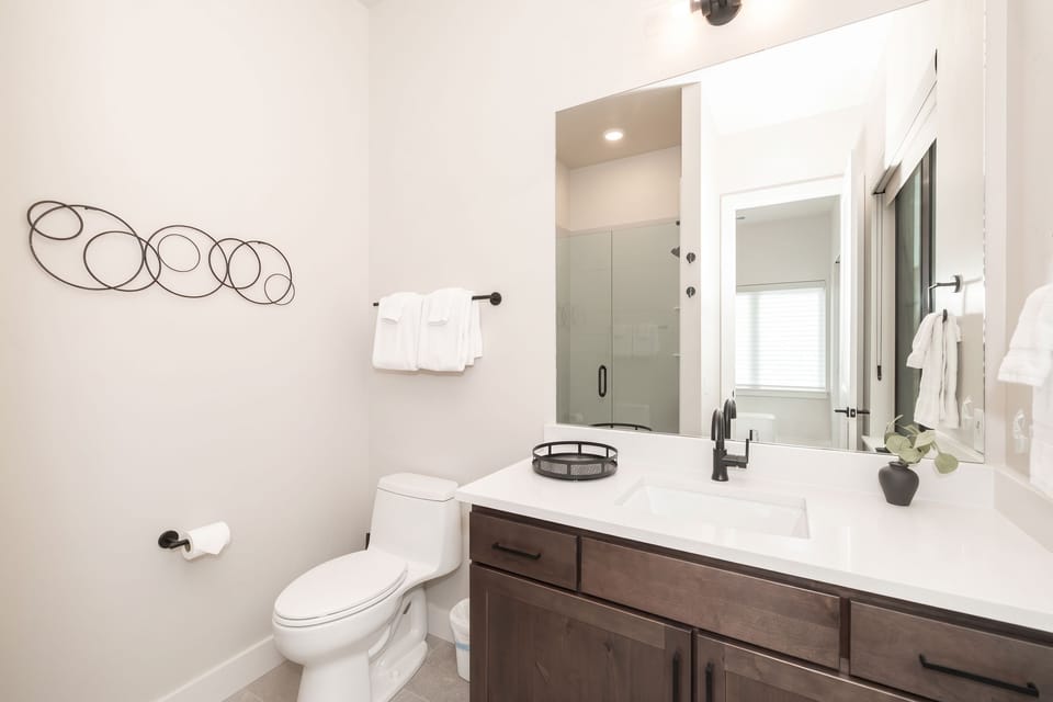 Attached ensuite bathroom