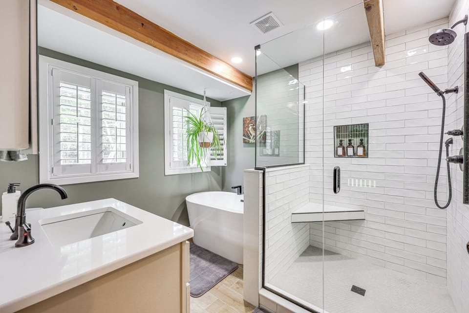 Full Bathroom