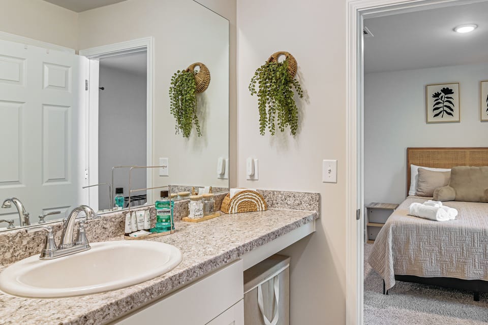 Full Bathroom | 2nd Floor