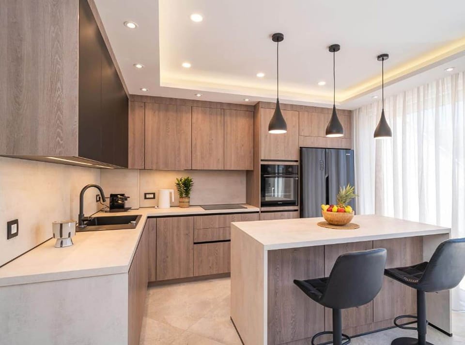 Apartment (Double Bedroom Apartment with Terrace) | Private kitchen | Fridge