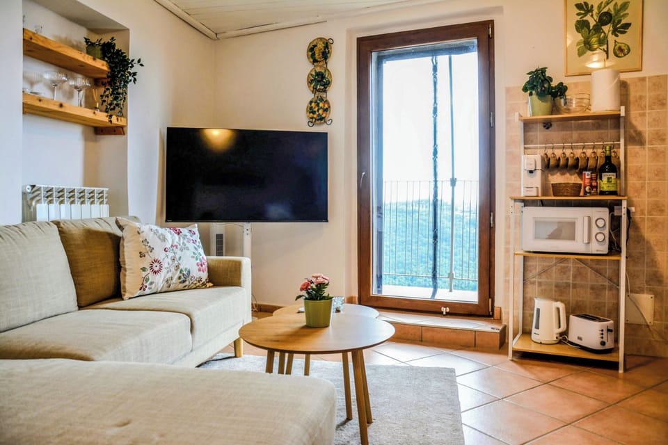 Apartment, Balcony, City View | Living area