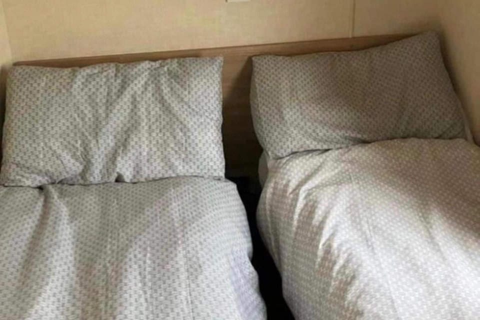 Cabin Sleeps 4 With Pets Welcome Cabin in Mablethorpe