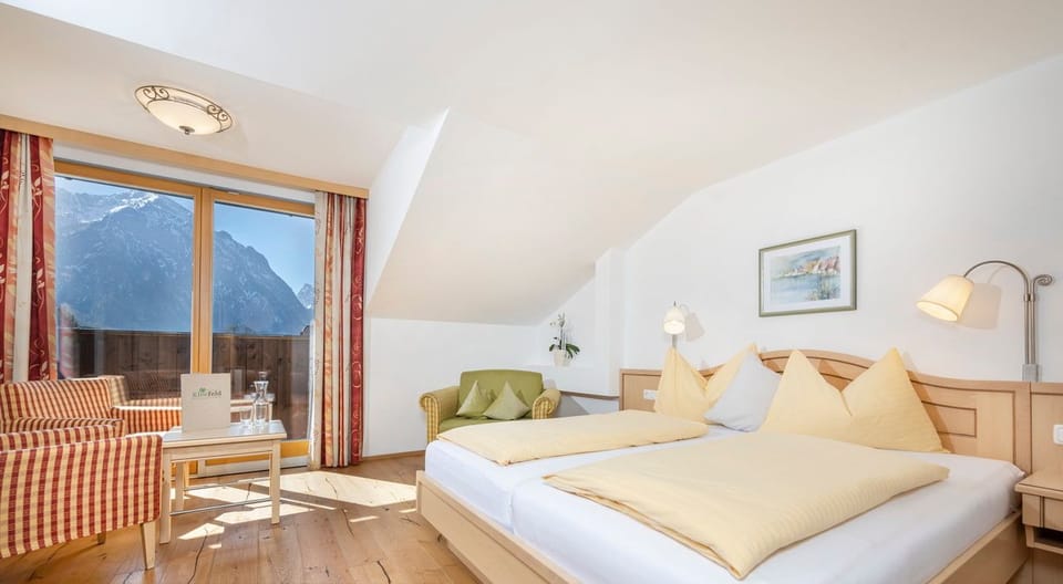 Standard Room, Balcony, Mountain View | Blackout drapes, WiFi (free)