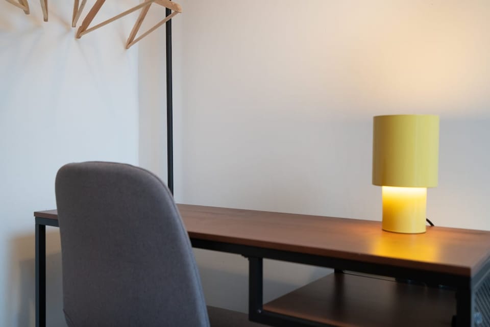 Perfect Booking 4-bed Group Home in Sheffield House in Sheffield