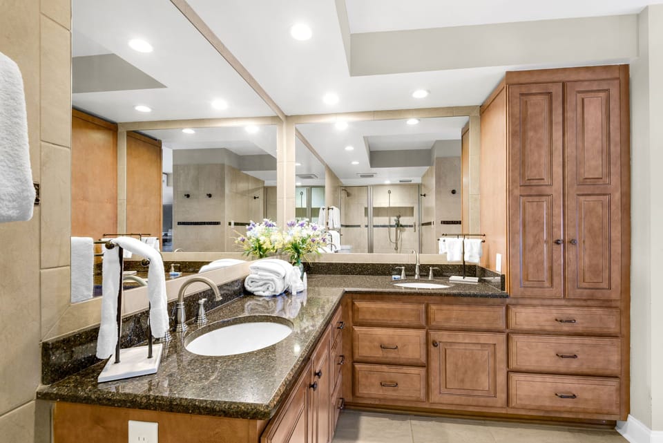 Dual vanities