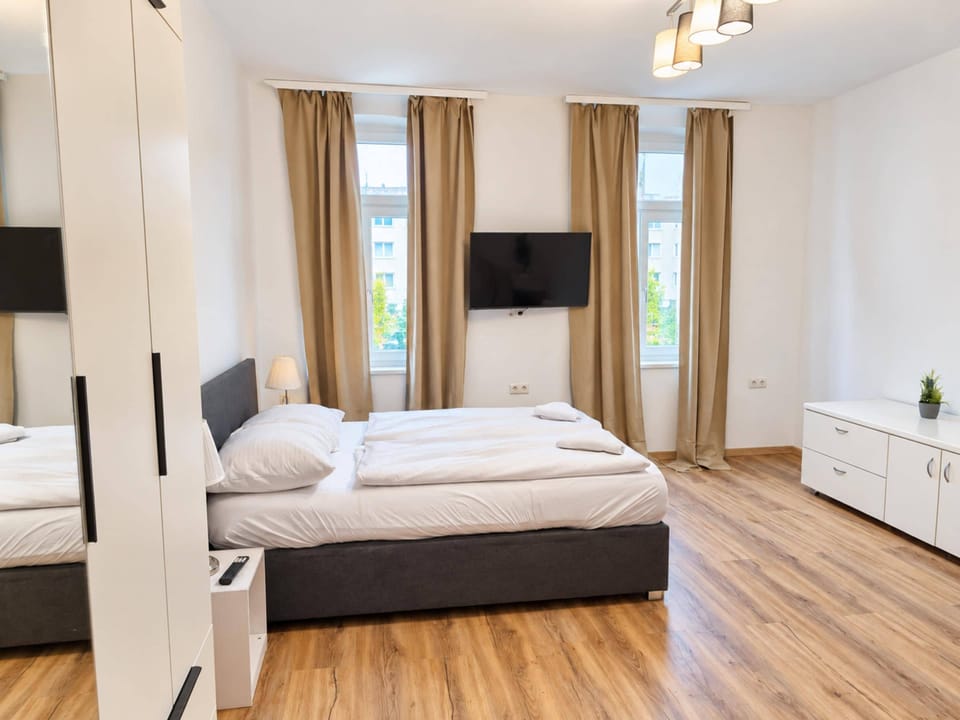Vienna Escape 1BR Near Wiener Stadthalle Apartment in Vienna