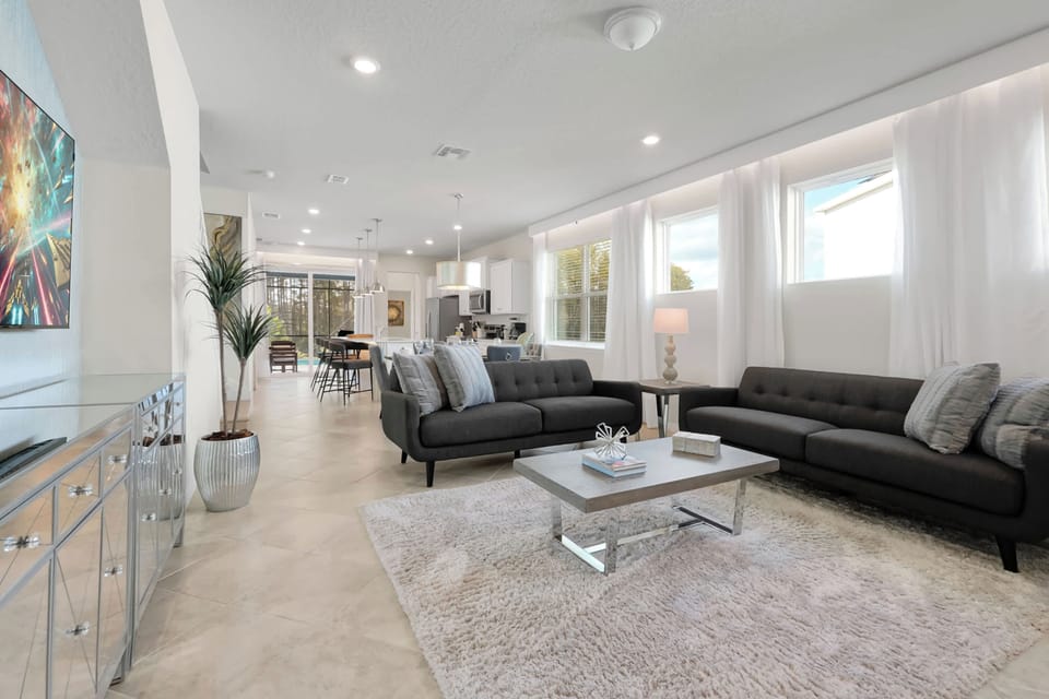 Spacious living room