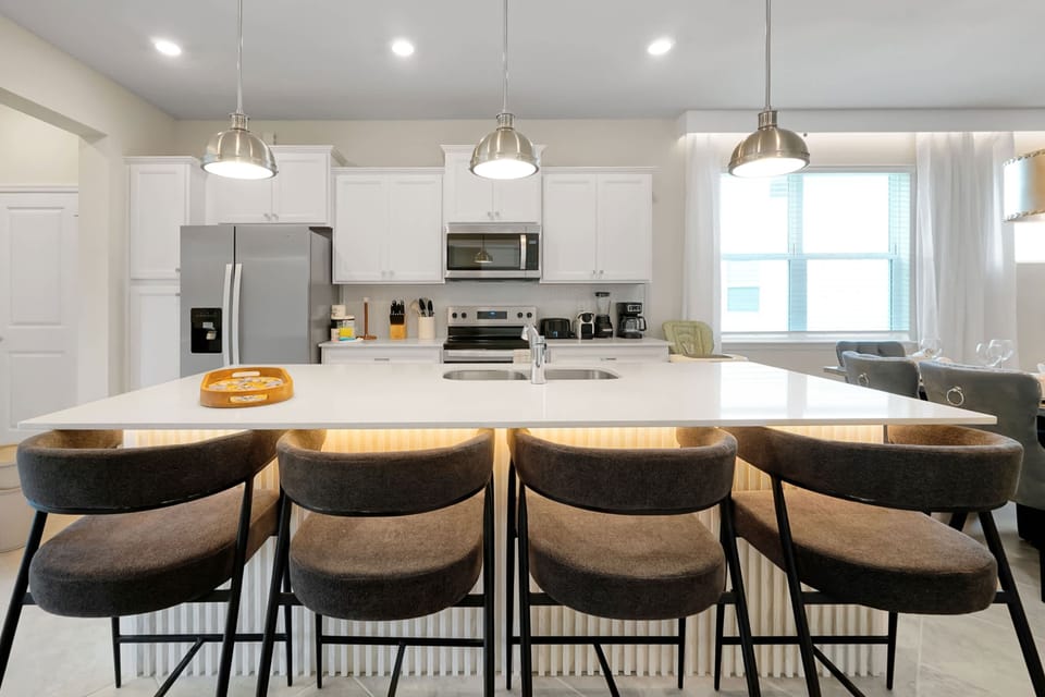 Dream Family Escape Pool and Themed Rooms House in Four Corners