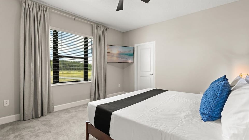 Lakeview 15BR Mansion • Pool, Cinema, Games Room House in Kissimmee