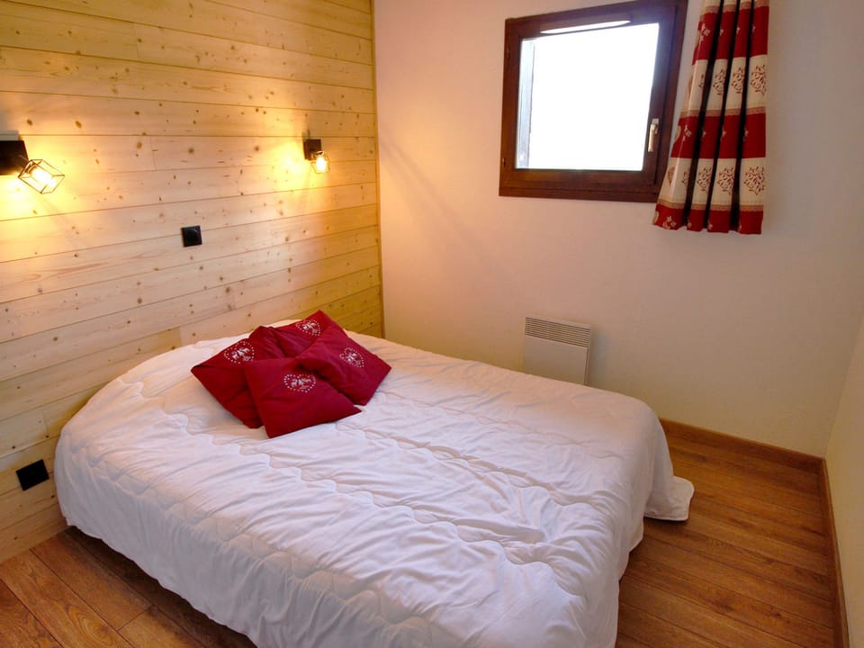 Spacious apartment, pets welcome - 6 guests. Park view Apartment in Auvergne-Rhône-Alpes