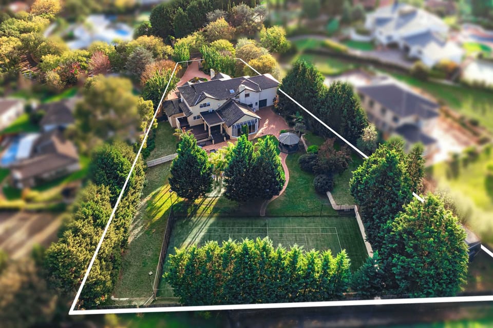 Shalom Garden Luxury Estate · Pool, Tennis Court Cottage in Melbourne