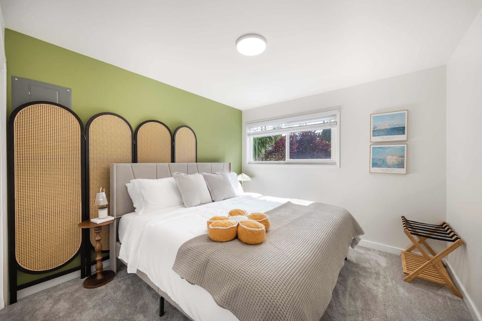 Unit 3 - King Bedroom - This cozy bedroom offers a king-sized bed, soft linens, and natural light for a restful stay.
