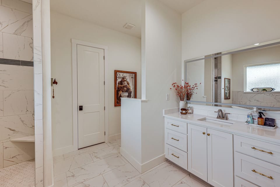En-Suite Bathroom