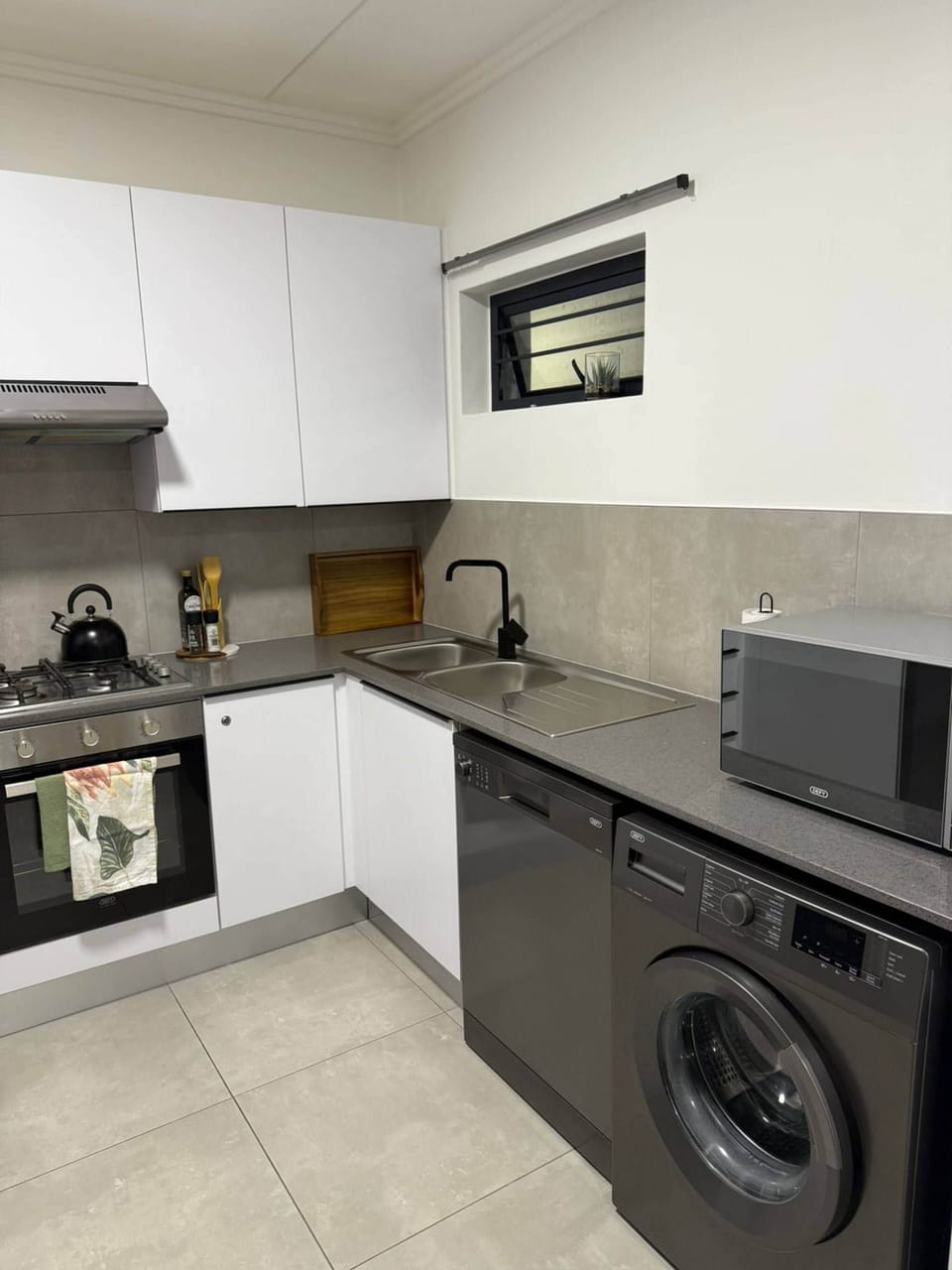 Apartment, 2 Bedrooms, Accessible, Balcony | Laundry