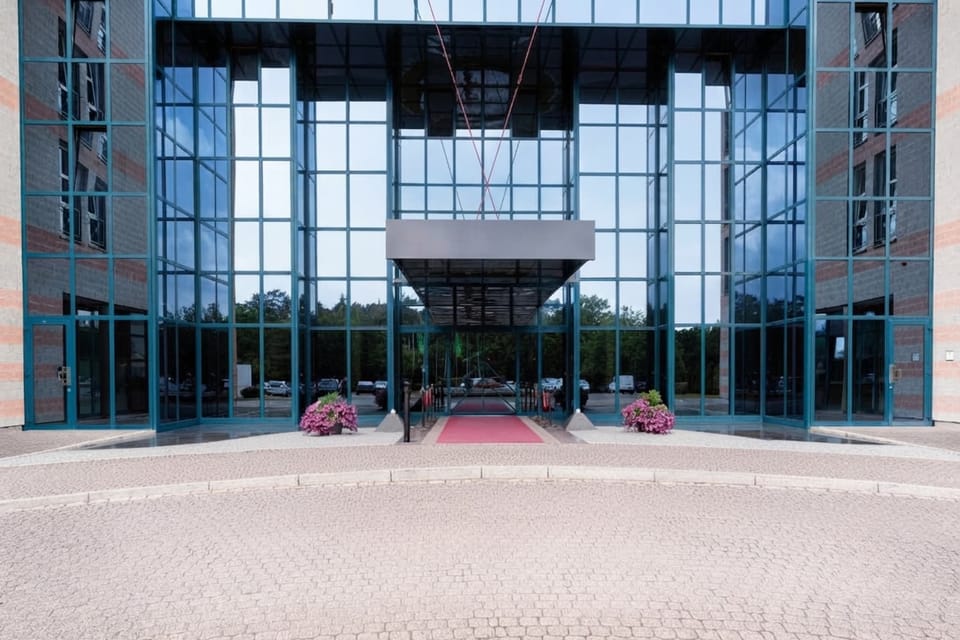 Hotel Exterior [summer]