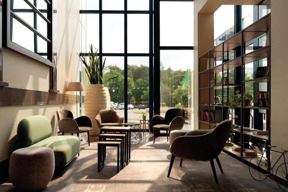 Entrance / Reception