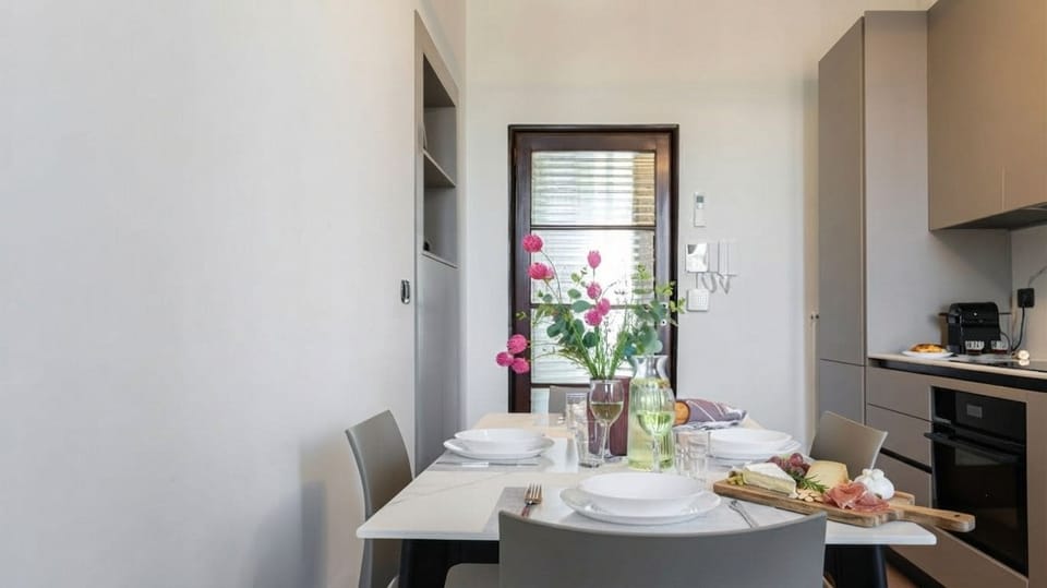 Apartment (2 Bedrooms) | Private kitchen | Espresso maker, microwave, oven, electric kettle
