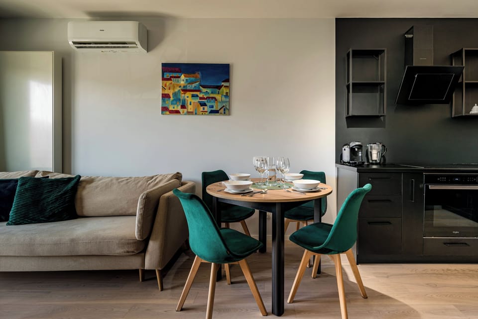 Apartment, Balcony | Living room