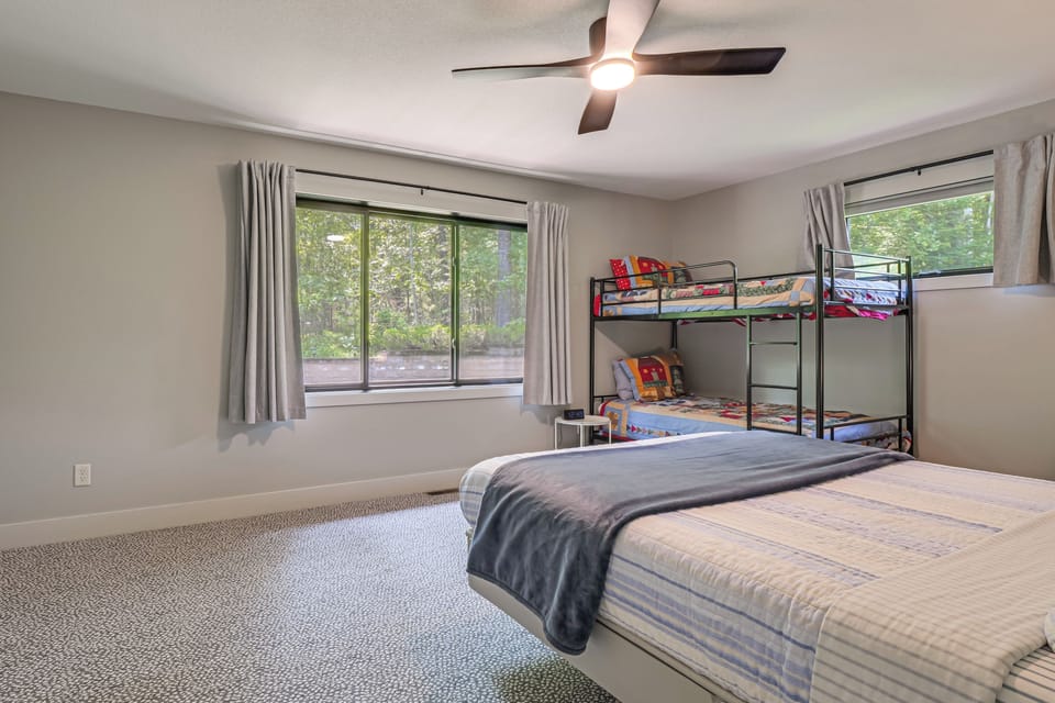 Gilmore Lake Family Escape w/ Game Room & Dock! Cottage in Wisconsin