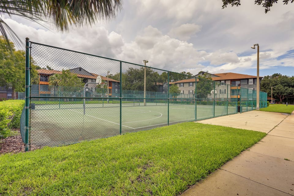 2 Mi to University of Florida! Unit w/ Pool Access Apartment in Gainesville