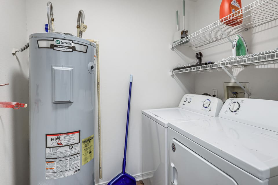 2 Mi to University of Florida! Unit w/ Pool Access Apartment in Gainesville