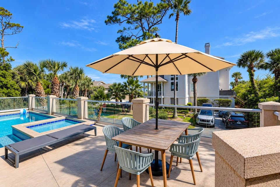 8 Curlew - Pool Area