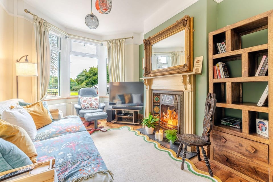 Cardiff Bay Victorian House Garden Sleeps 5 House in Cardiff