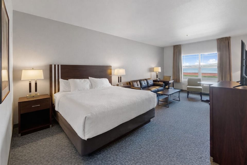 Deluxe Room, 1 King Bed, River View | View from room