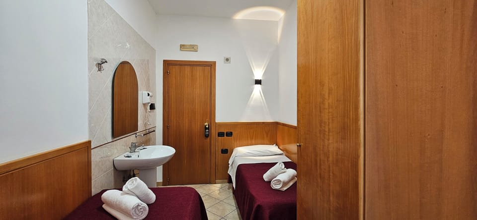Standard Twin Room, Shared Bathroom | Hypo-allergenic bedding, in-room safe, desk, free WiFi
